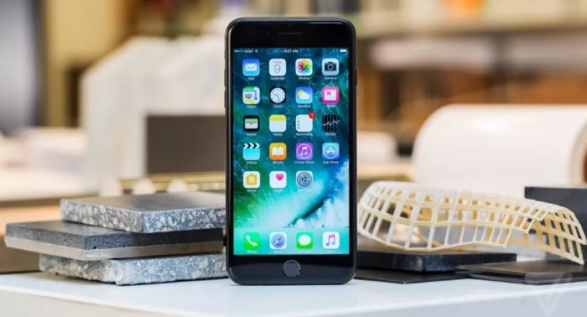 Apple предлагает ремонт iPhone 7 бесплатно!