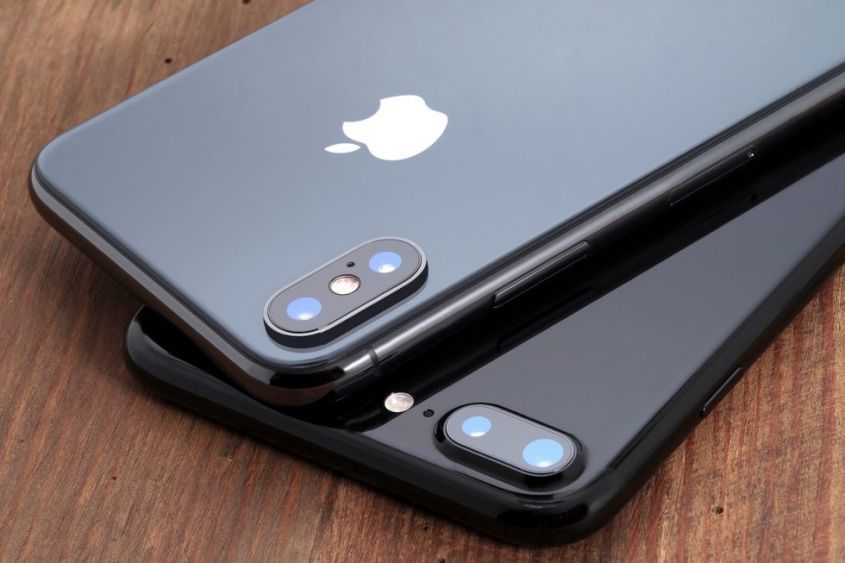 Apple планирует представить три новых iPhone!
